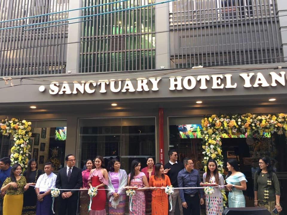 Sanctuary Hotel Yangon Luaran gambar